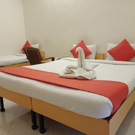 Hotel Wayfare Shirdi Extérieur photo