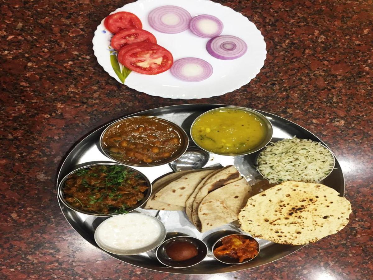 Hotel Wayfare Shirdi Extérieur photo