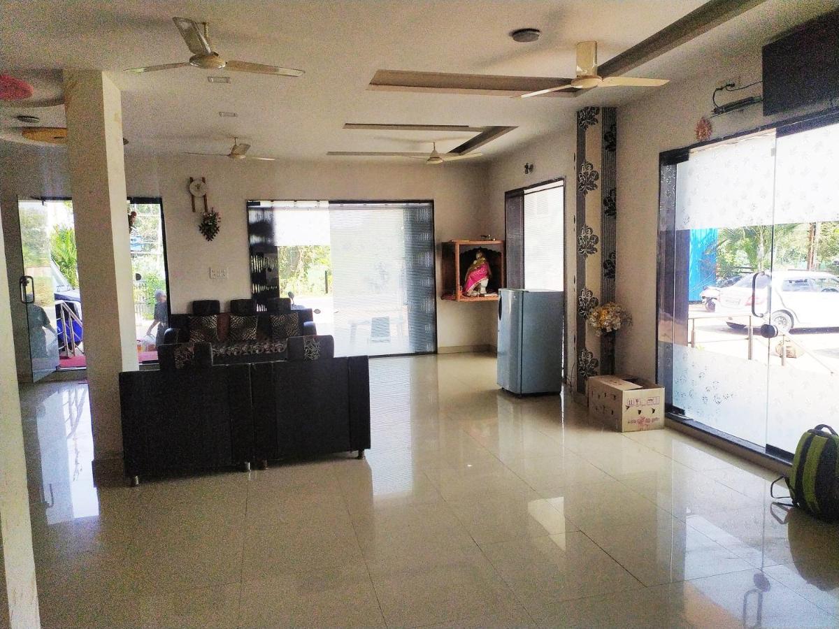 Hotel Wayfare Shirdi Extérieur photo