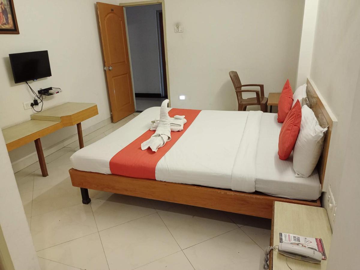 Hotel Wayfare Shirdi Extérieur photo
