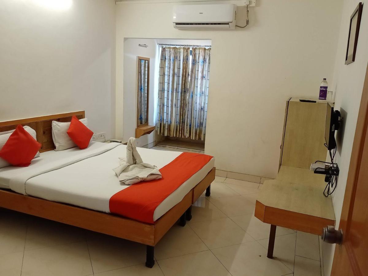 Hotel Wayfare Shirdi Extérieur photo
