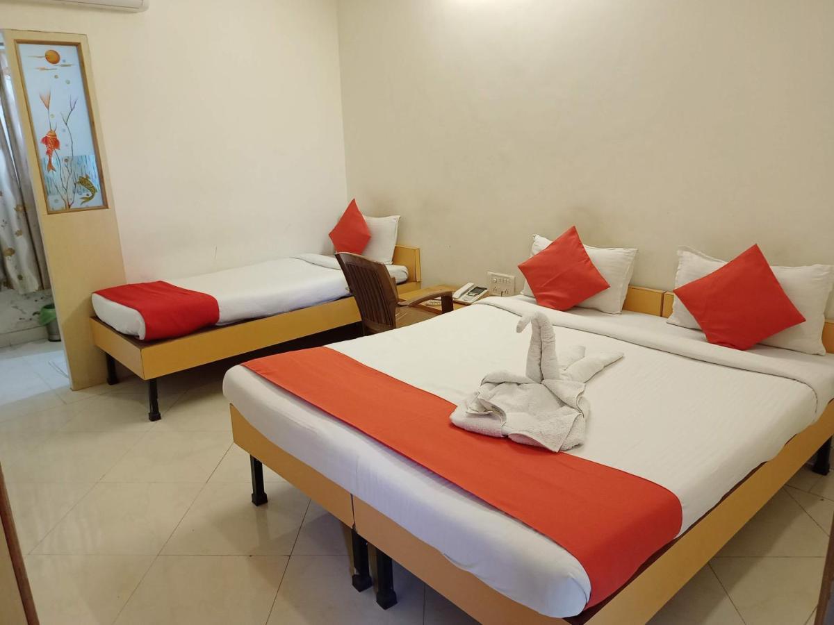 Hotel Wayfare Shirdi Extérieur photo