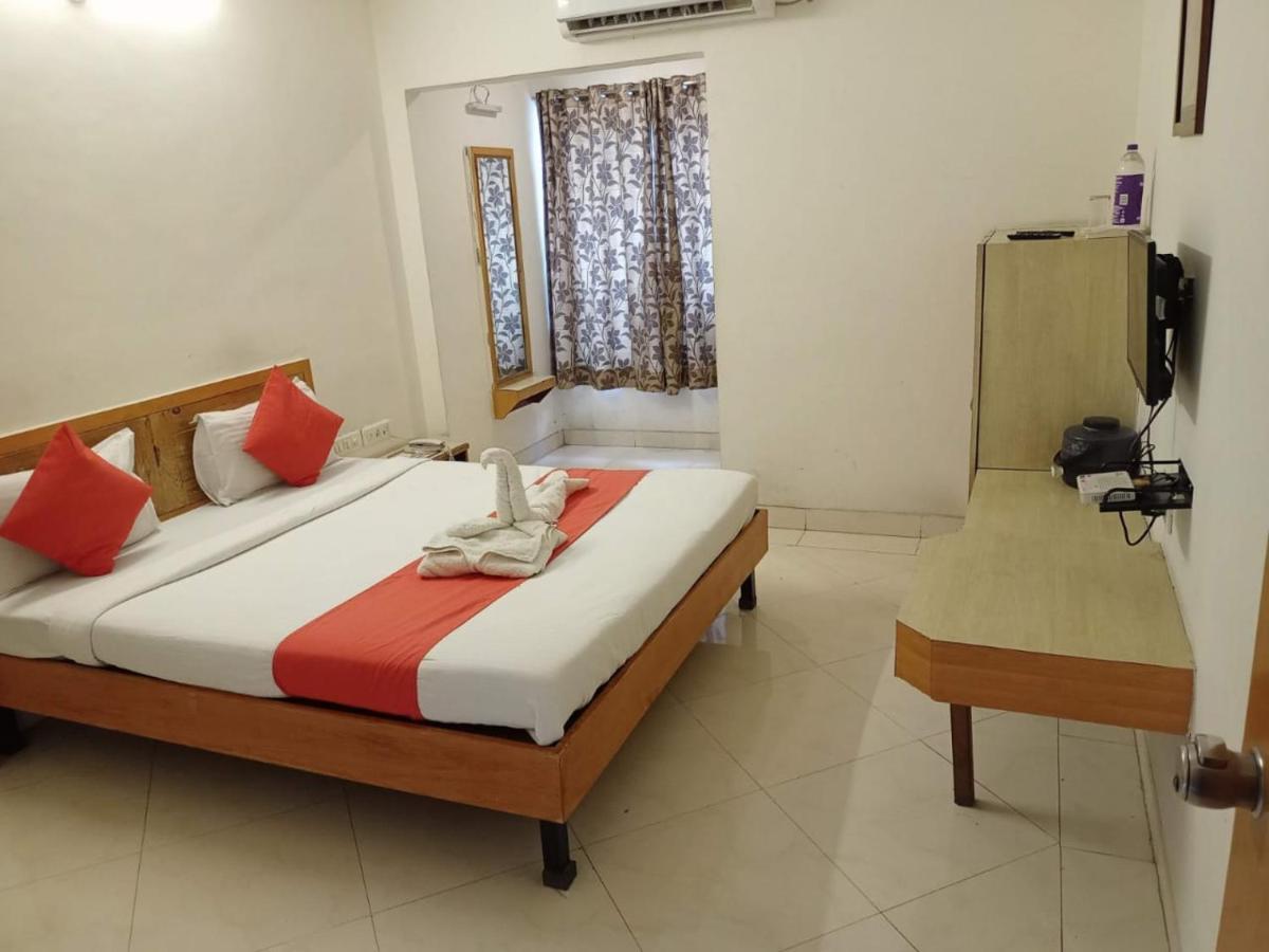 Hotel Wayfare Shirdi Extérieur photo