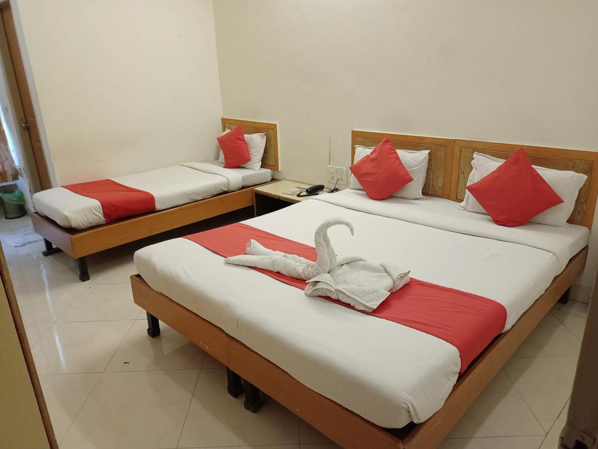Hotel Wayfare Shirdi Extérieur photo