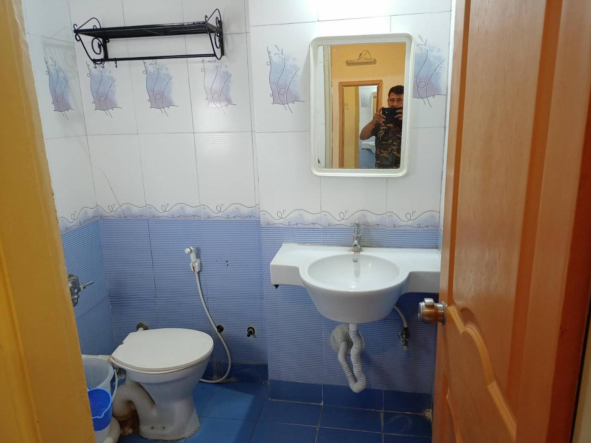 Hotel Wayfare Shirdi Extérieur photo