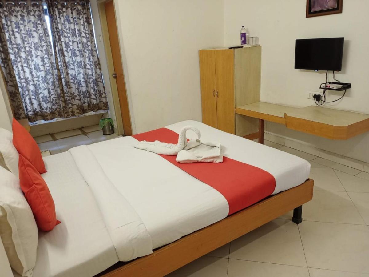Hotel Wayfare Shirdi Extérieur photo