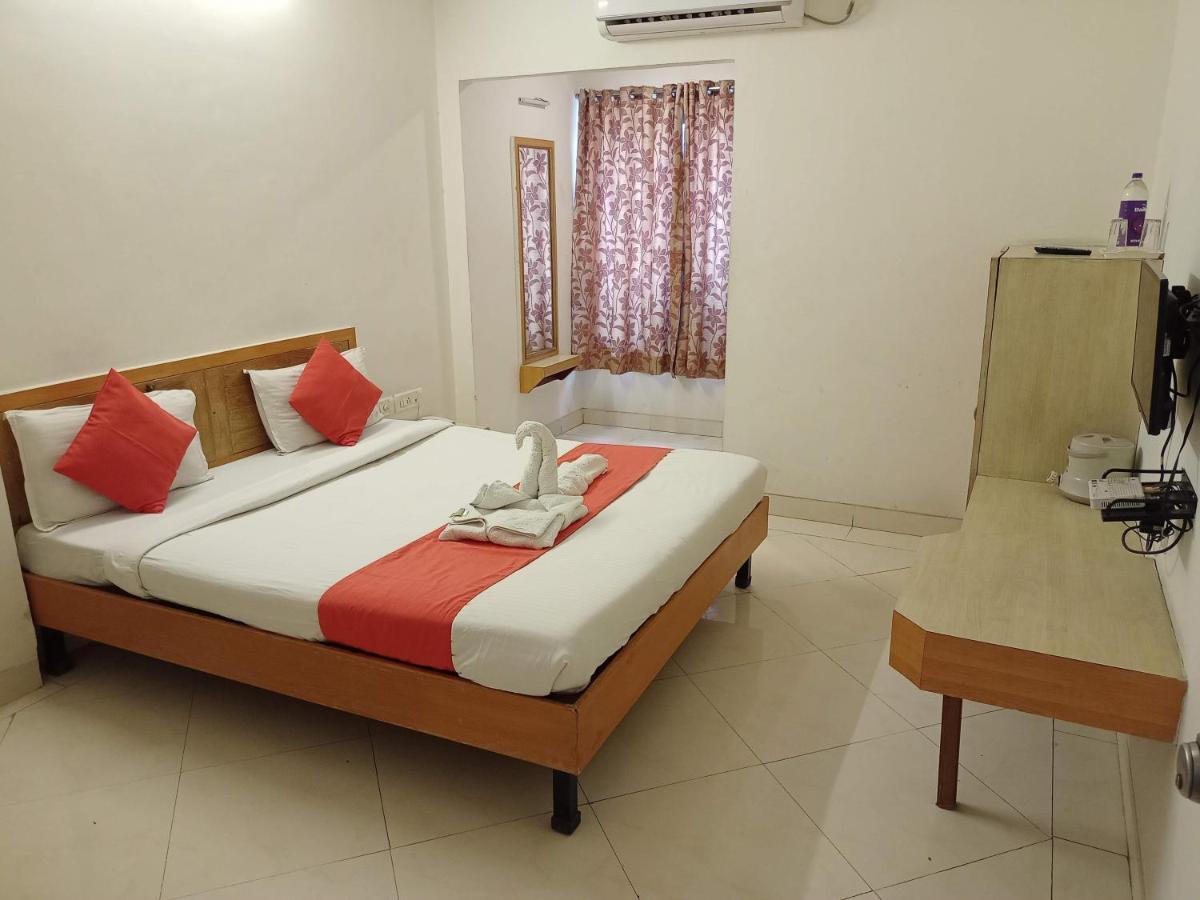 Hotel Wayfare Shirdi Extérieur photo